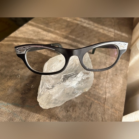 Vintage Cat Eye Glasses - Picture 3 of 6